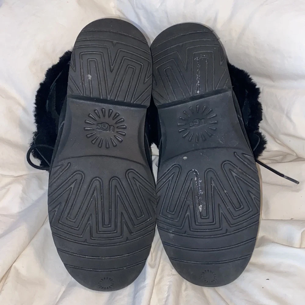 UGG Quincy black suede boots size 5 1/2